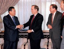 Experts advise on G-8 summit